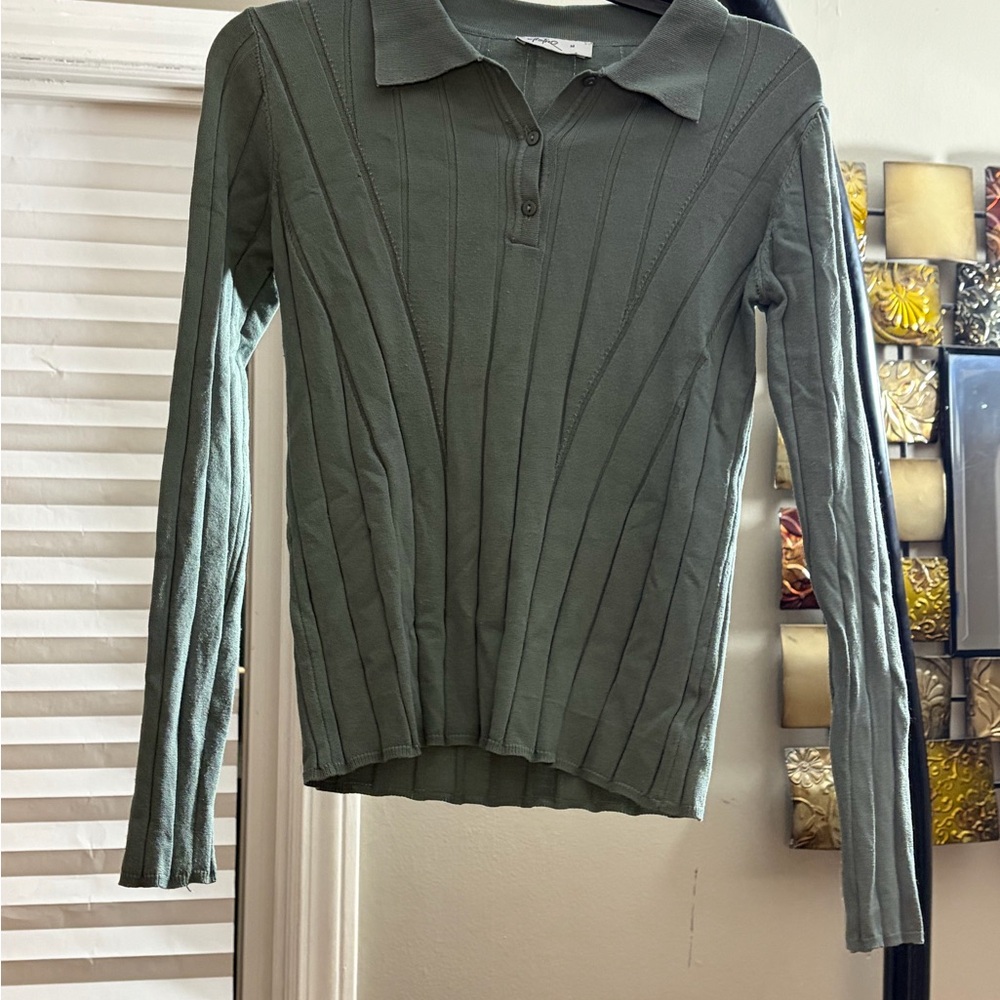 Women's Green Long Sleeve Top